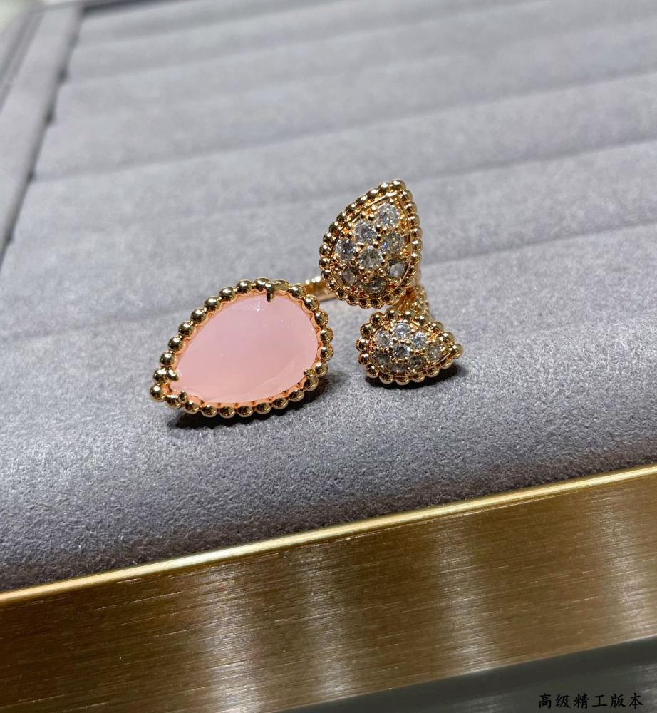 Boucheron ring 021