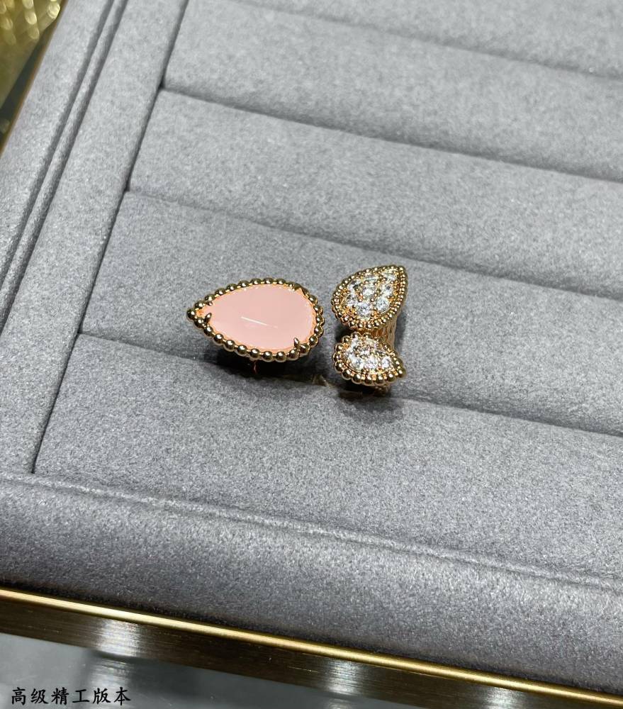Boucheron ring 021
