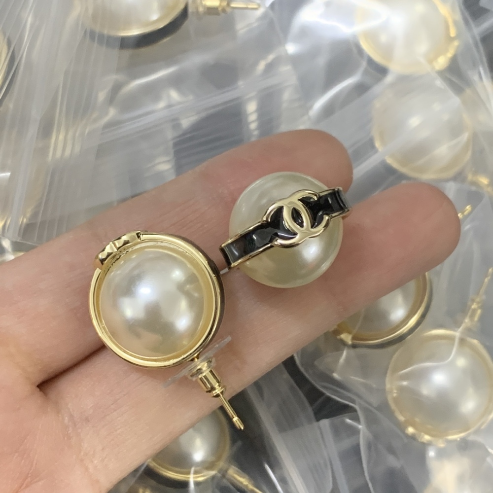chanel earrings 182