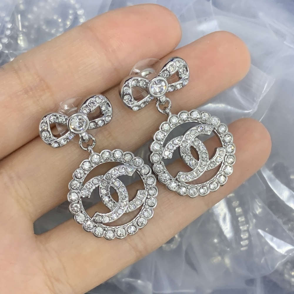 chanel earrings 339
