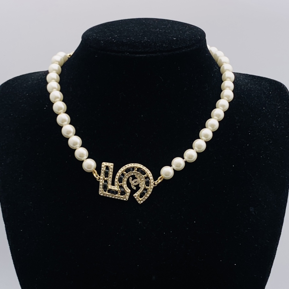 chanel necklace 812