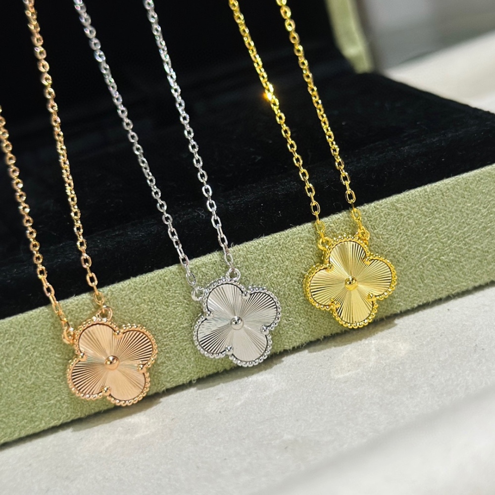 van cleef necklace 089