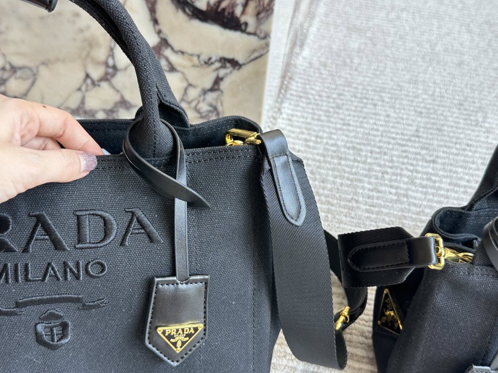 prada bag  017