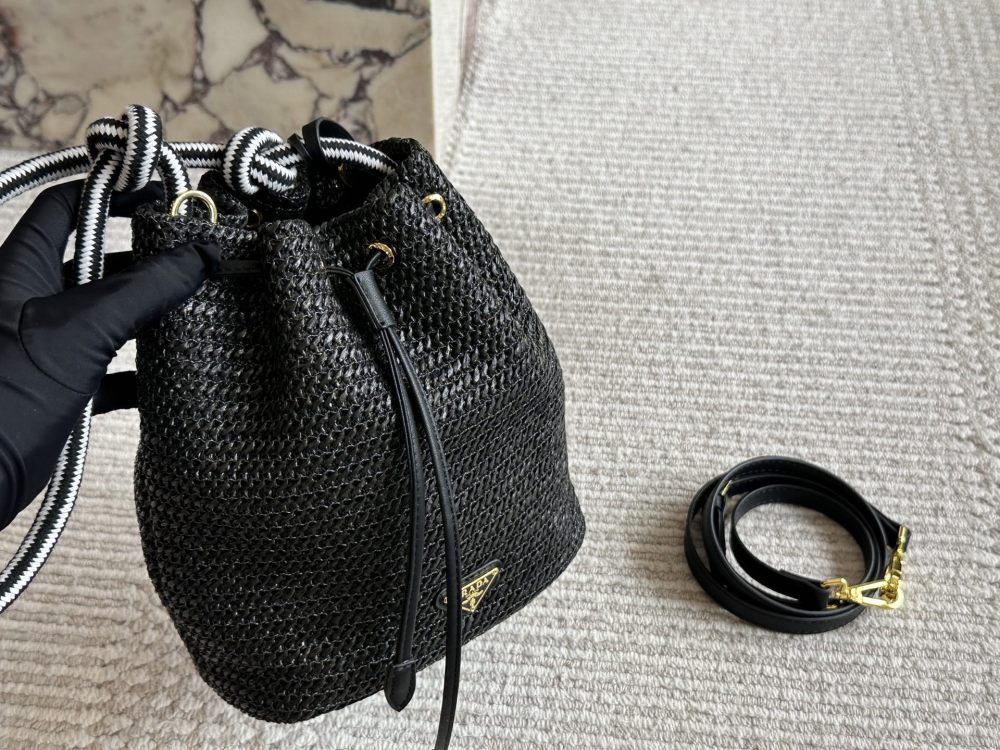 prada bag hobo 013