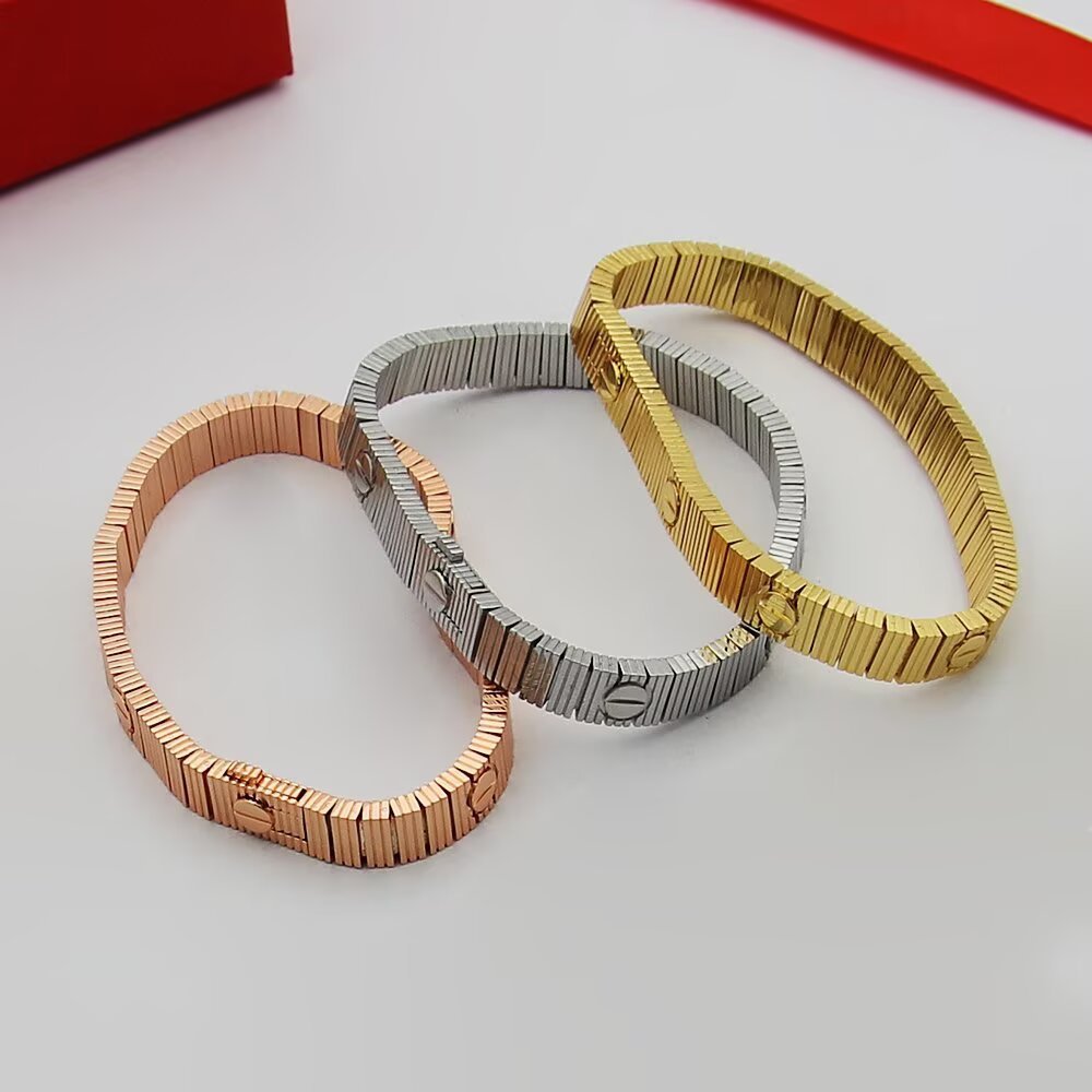 cartier LOVE UNLIMITED bracelet