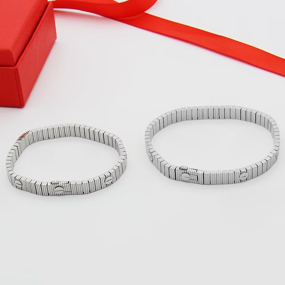 cartier LOVE UNLIMITED bracelet