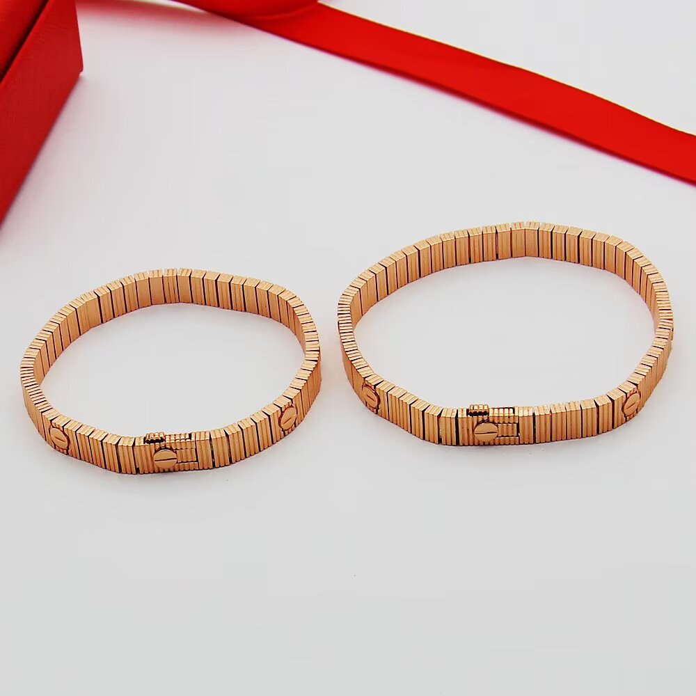 cartier LOVE UNLIMITED bracelet