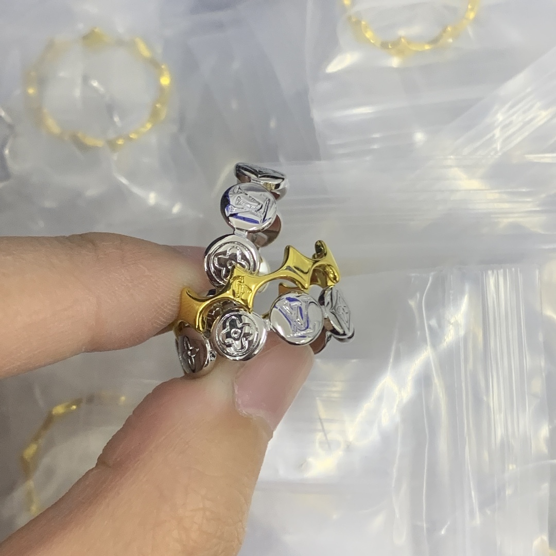 LV Yellow Vintage-Inspired Ring 695