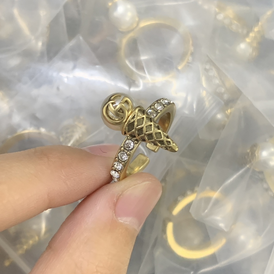 Gucci Gold Vintage-Inspired Ring 202