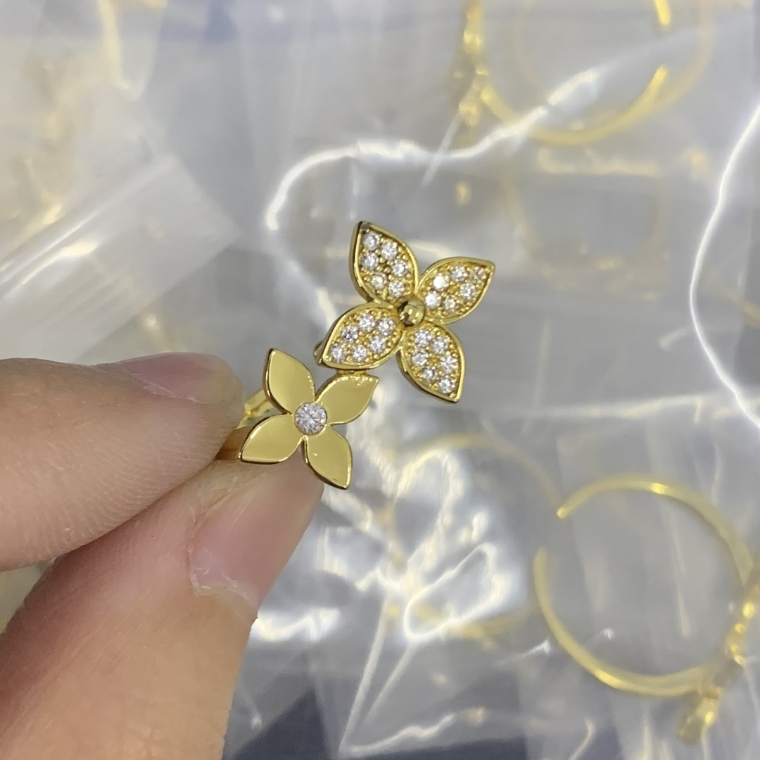 LV Gold Delicate Ring 667