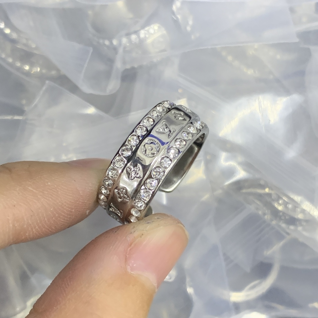 LV Silver Vintage-Inspired Ring 668