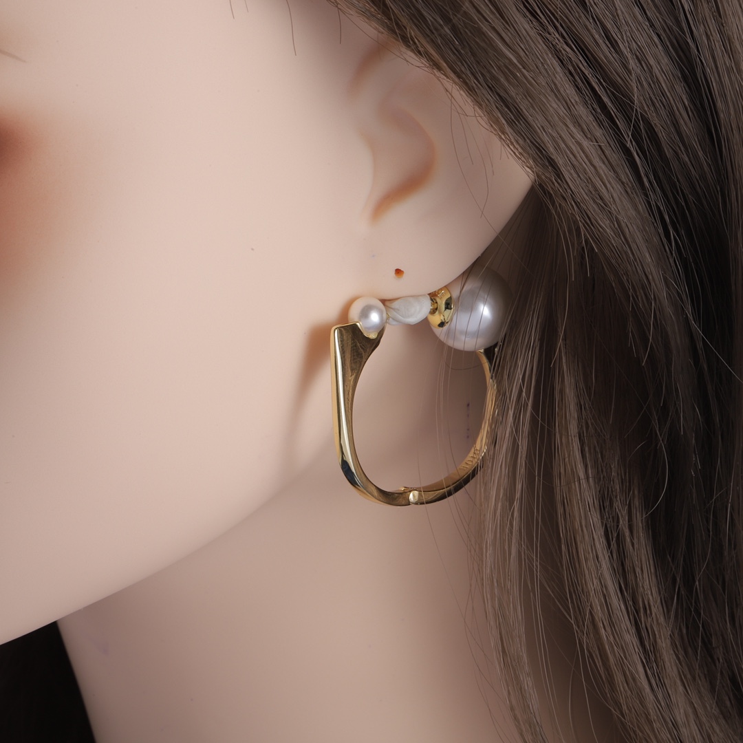 Dior Silver Vintage-Inspired Earrings 042