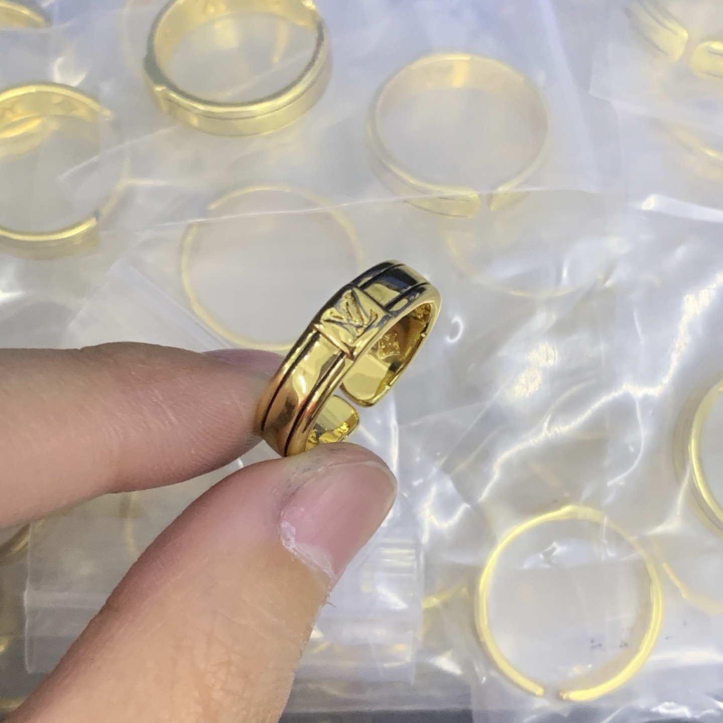 LV Gold Vintage-Inspired Ring 1015