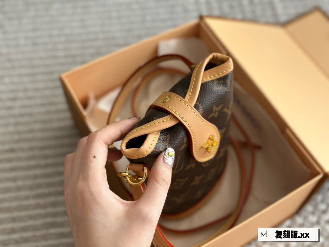 LV Rose Gold Logo-Accented Bag 1493