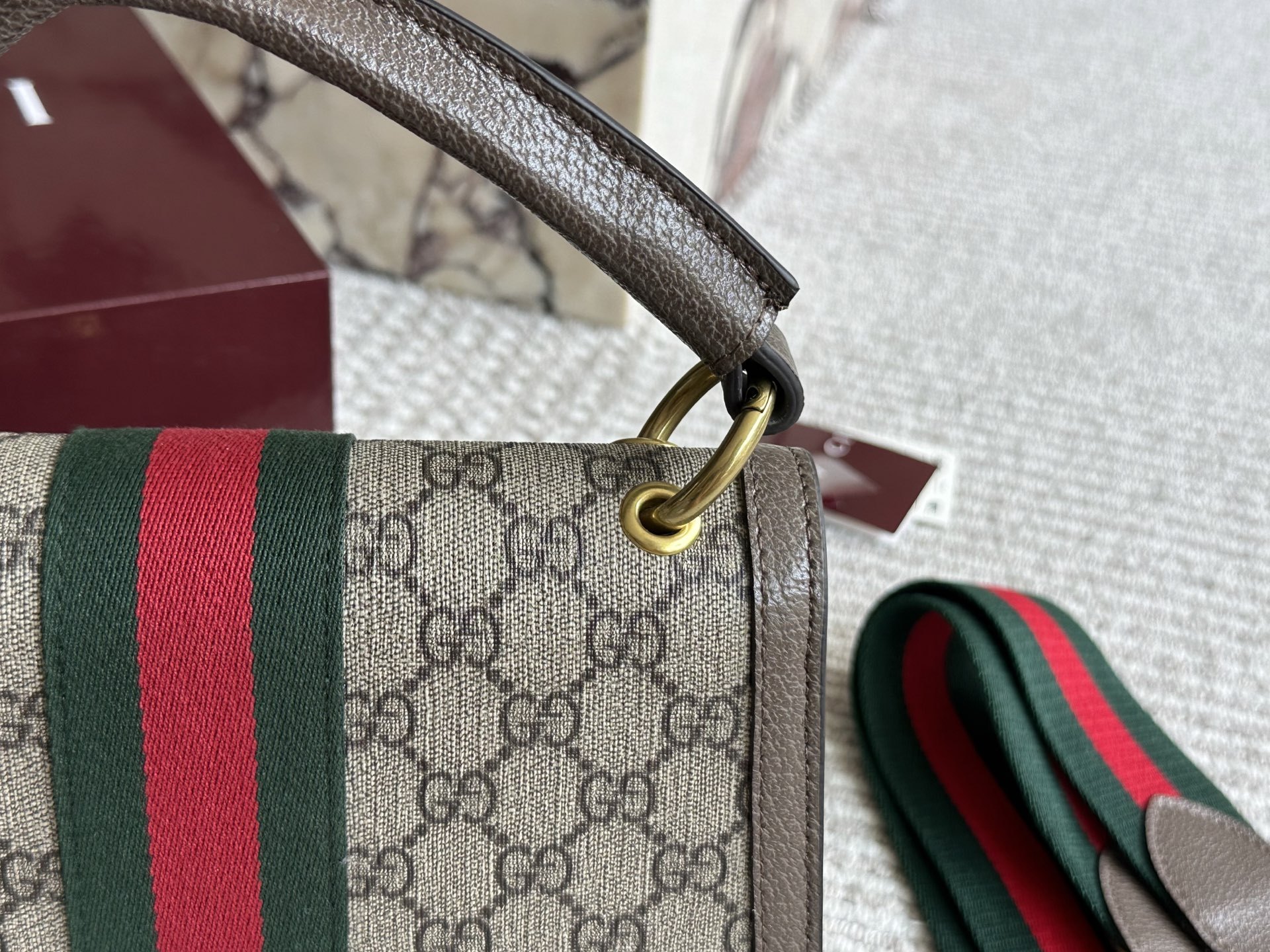 Gucci Silver Vintage-Inspired Bag 559