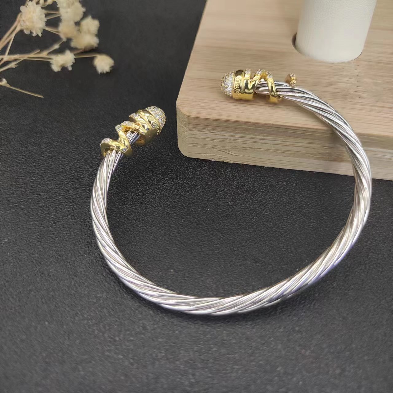 David Yurman Silver Logo-Accented Bracelet 005