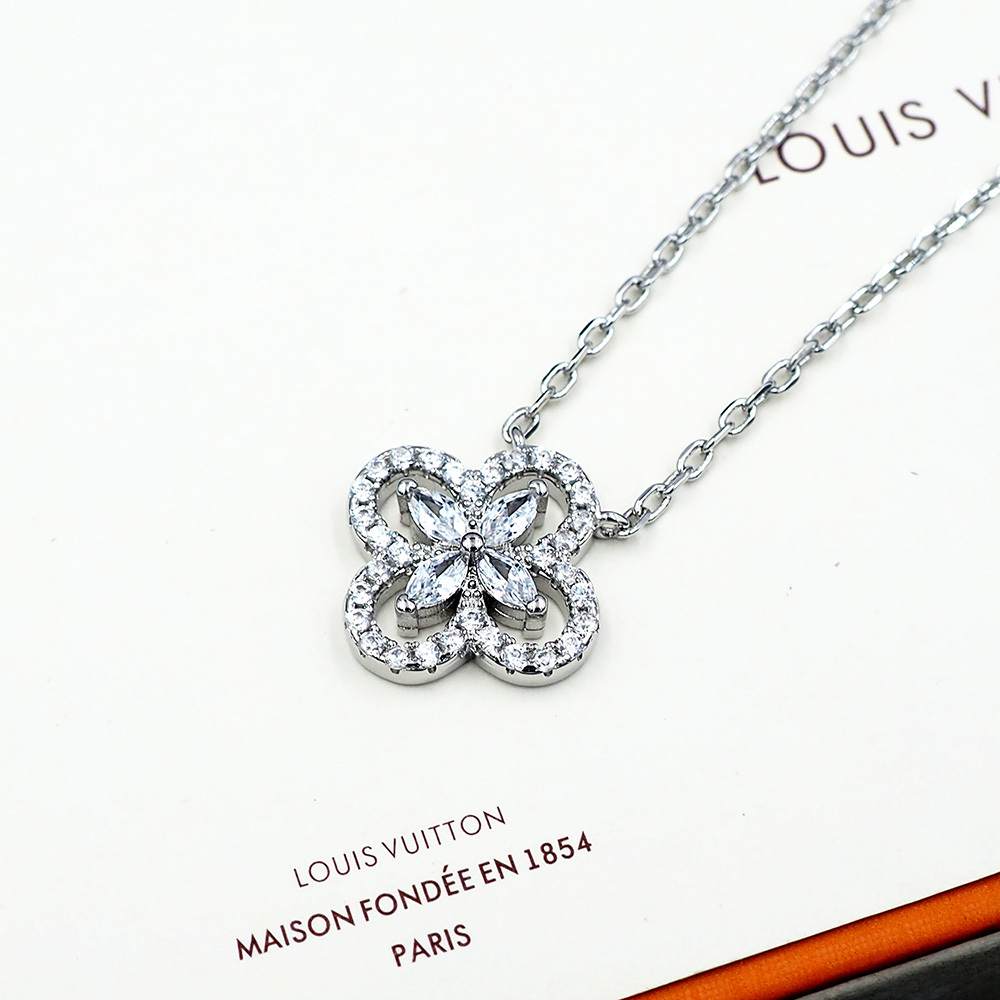 LV Silver Logo-Accented Necklace 135