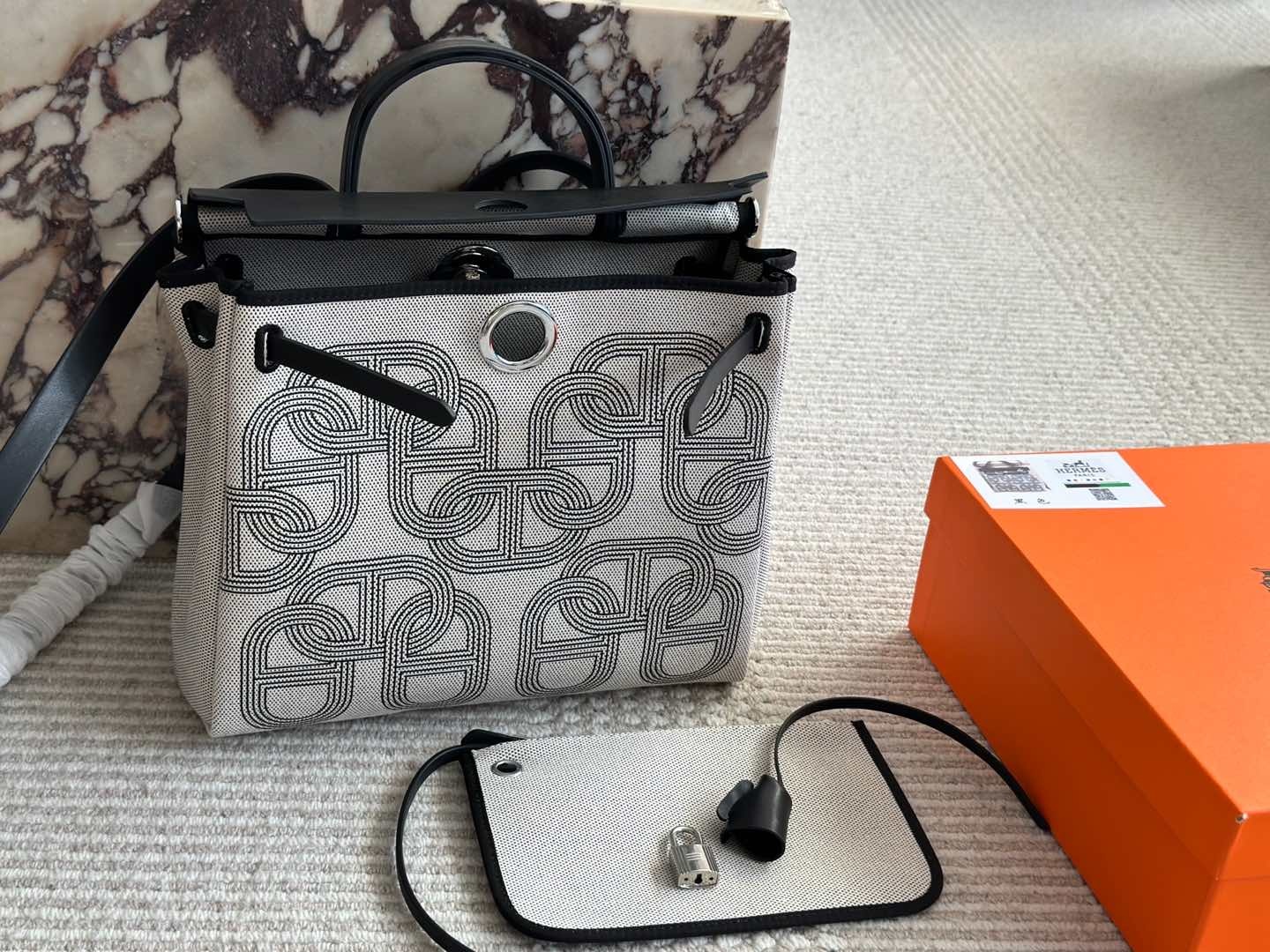 Hermes h herbag Silver Quilted Bag 289