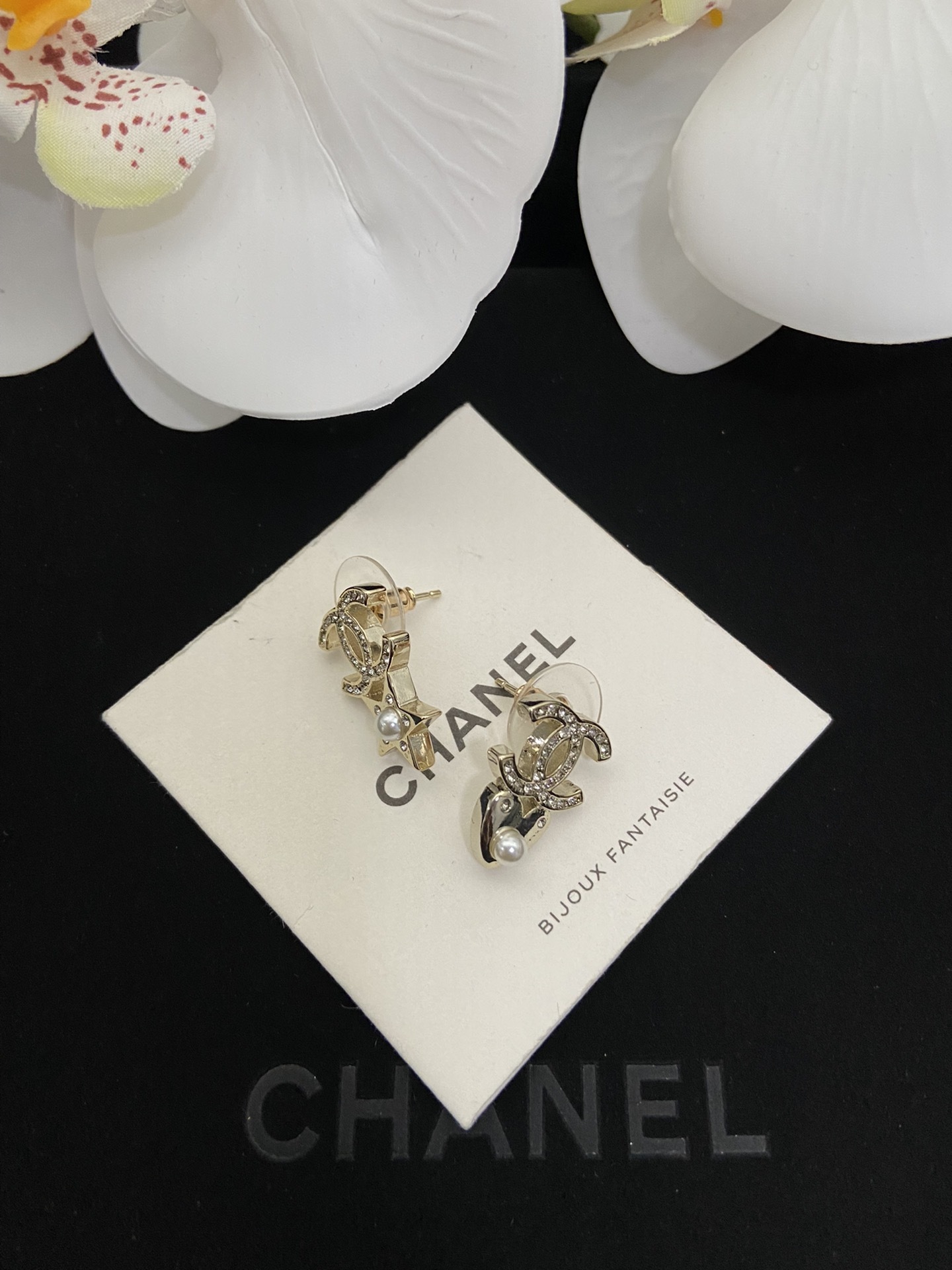 Chanel Silver Vintage-Inspired Earrings 010