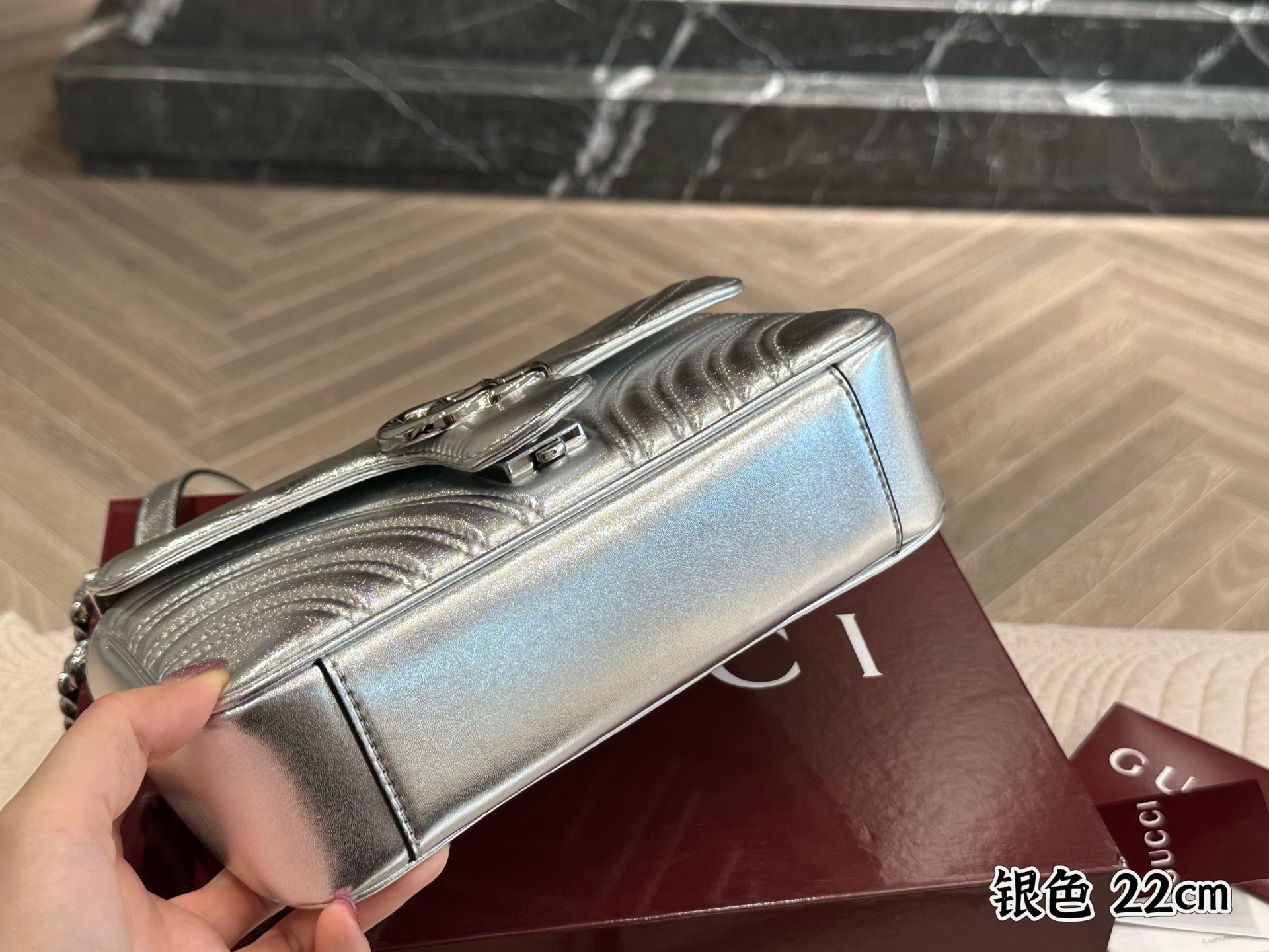 Gucci Silver Vintage-Inspired Bag 530