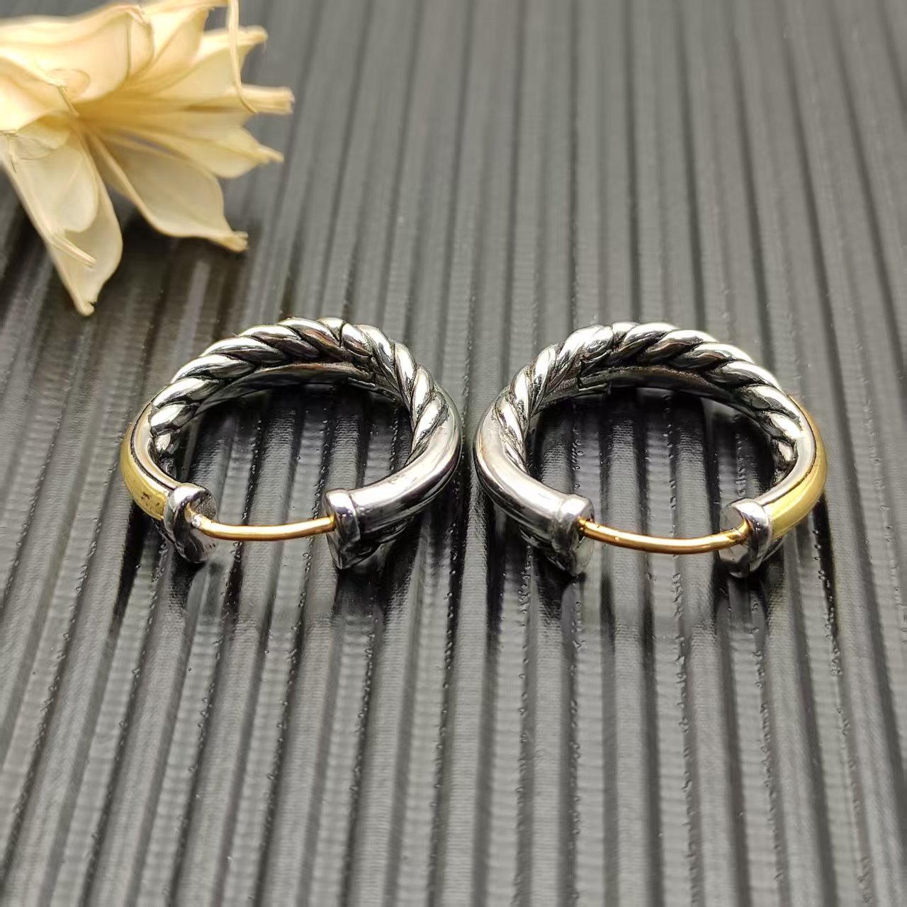 David Yurman Silver Logo-Accented Earrings 234