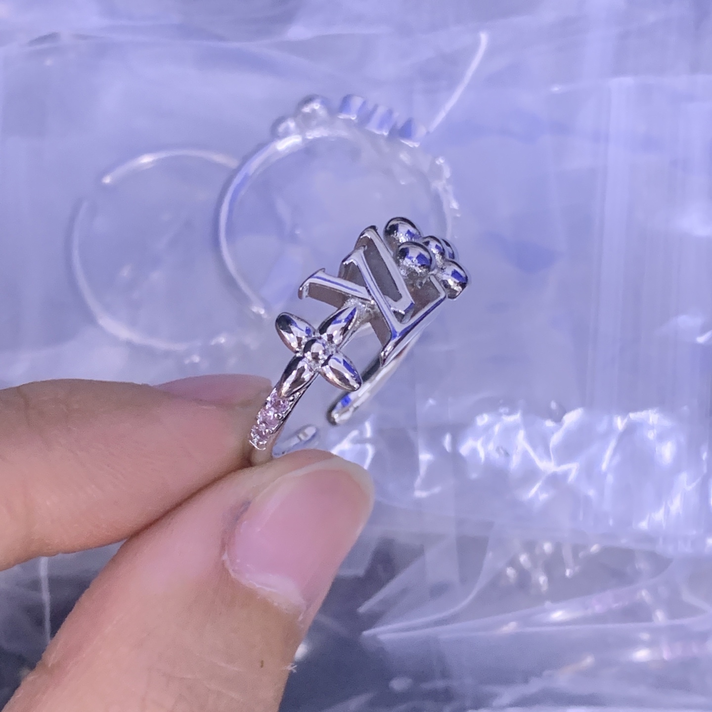 LV Silver Romantic Ring 1006