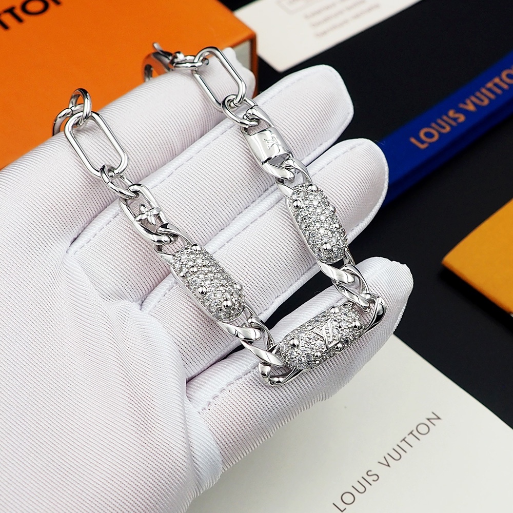 LV necklace 415