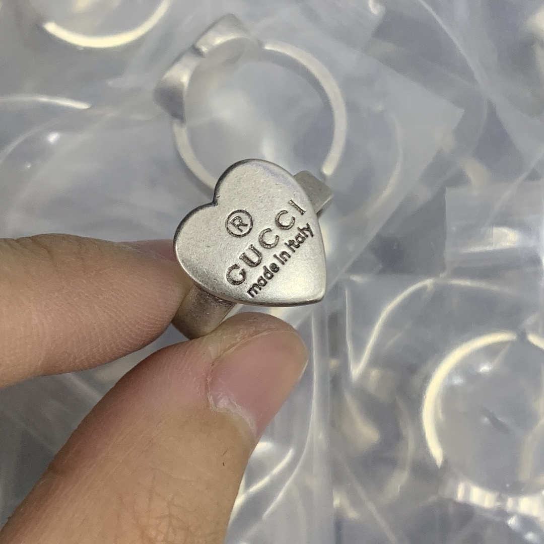 Gucci Silver Logo-Accented Ring 200