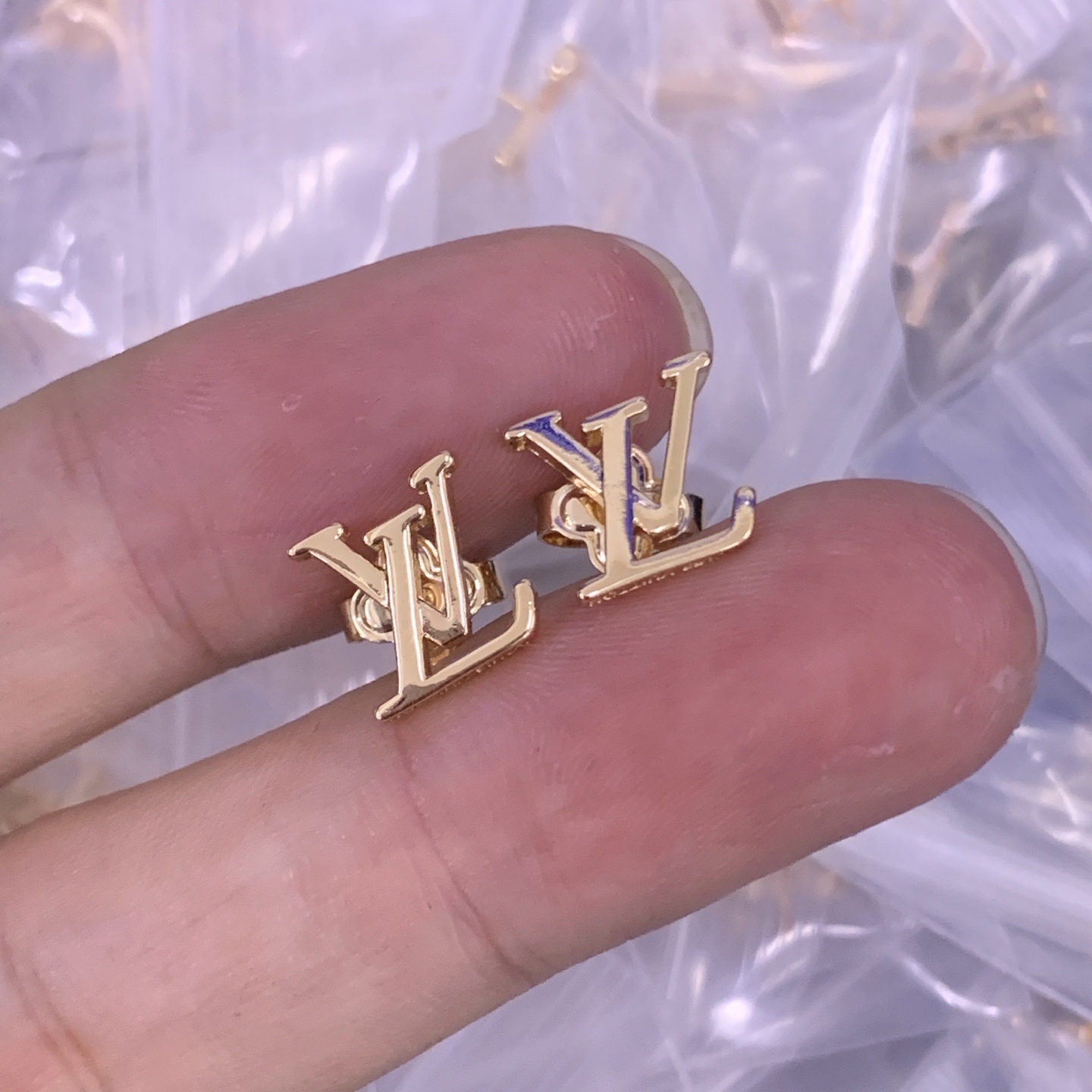LV earrings 473
