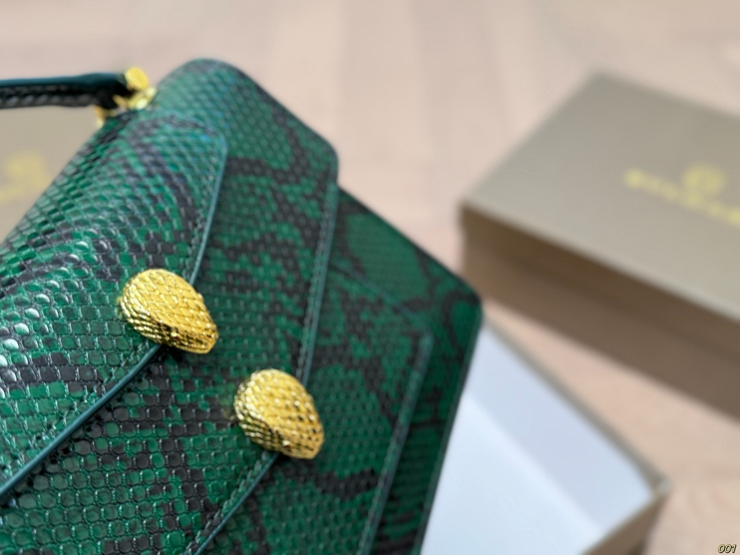 BVLGARI Green Vintage-Inspired Bag 198