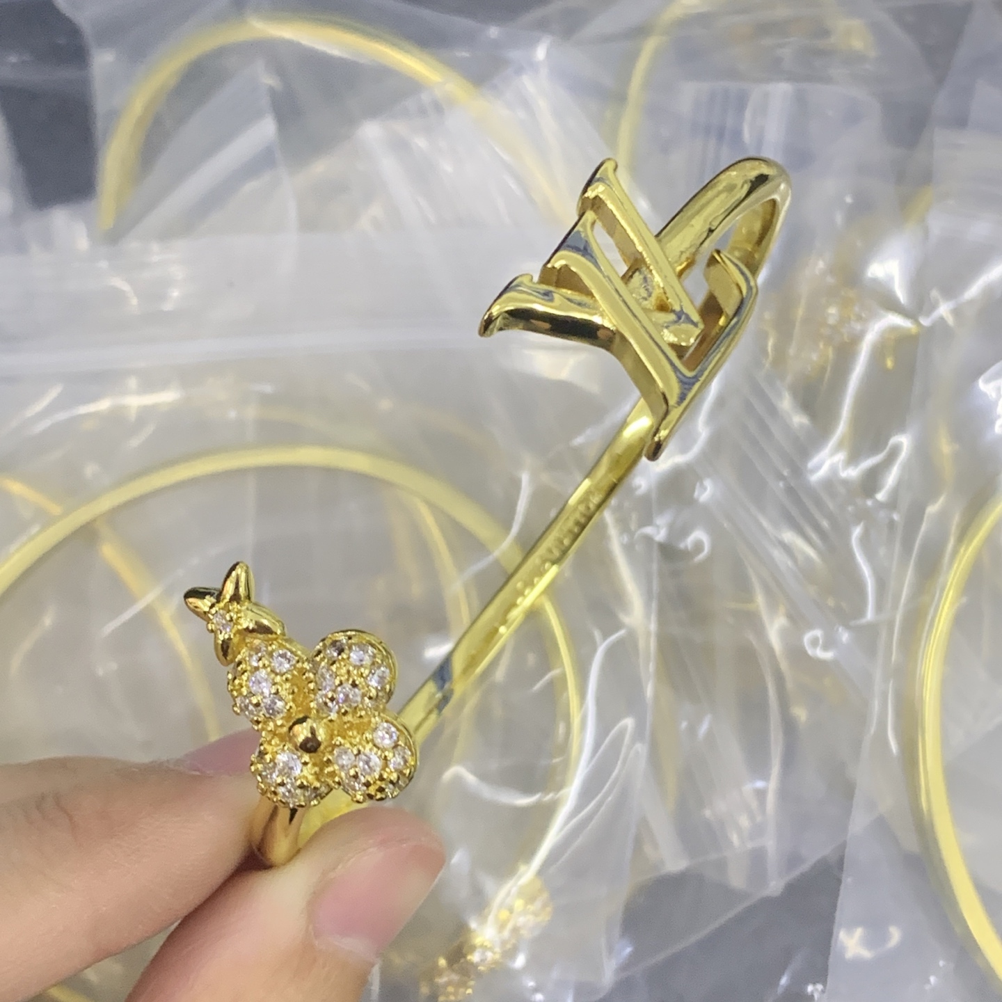 LV Gold Vintage-Inspired Bracelet 862