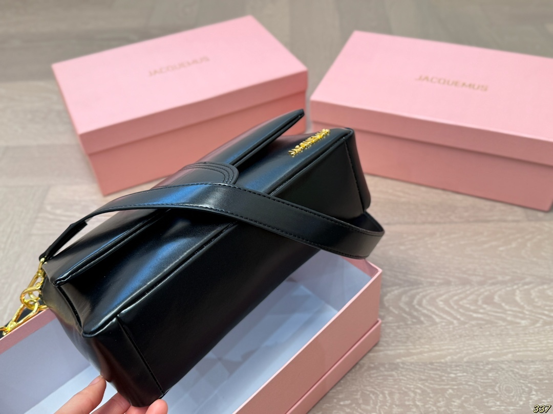 Jacquemus Rose Gold Vintage-Inspired Bag 008 27cm
