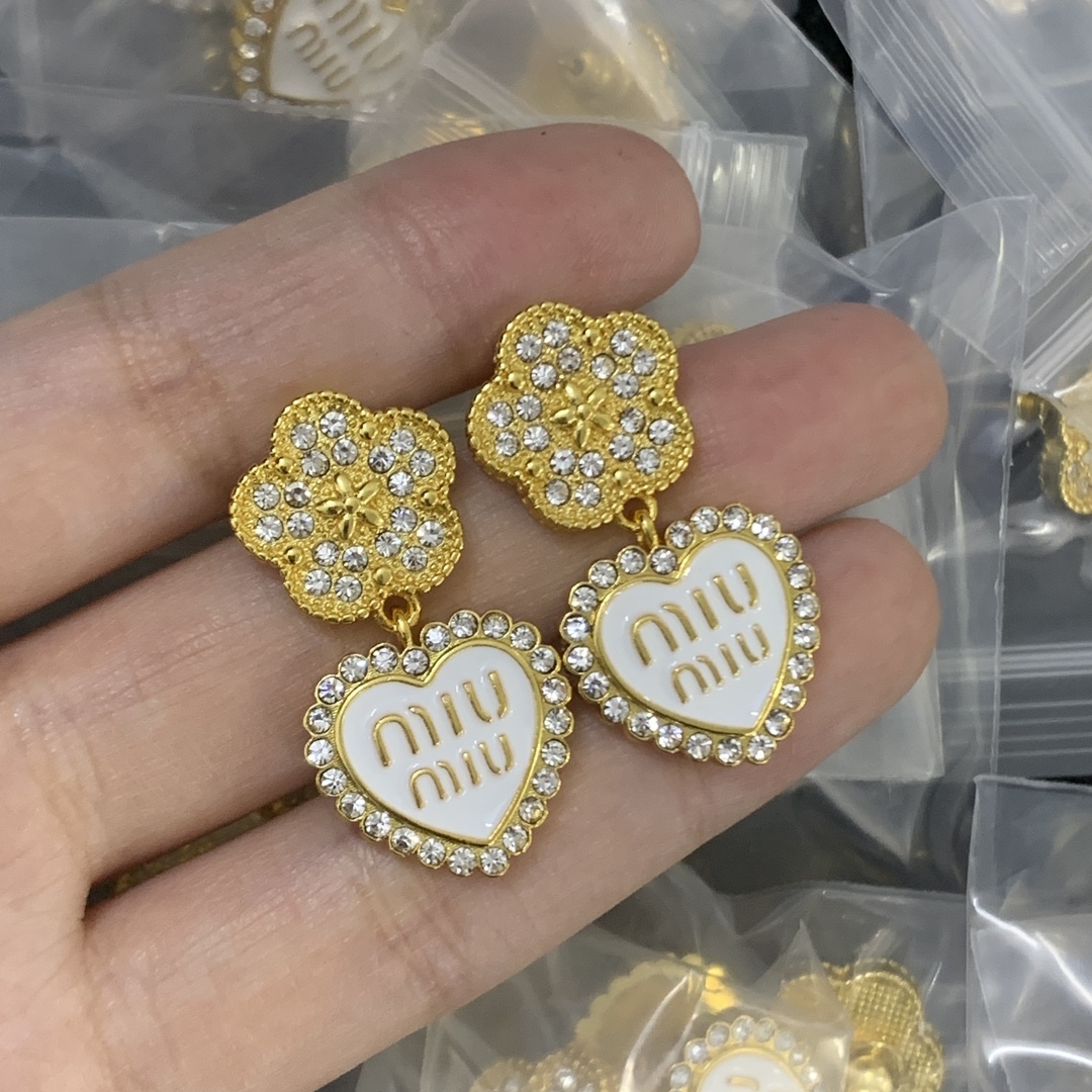 Miu Miu Gold Logo-Accented Earrings 065