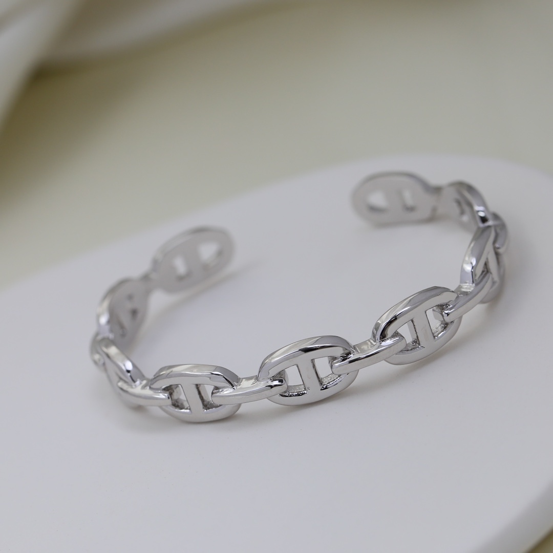 Hermes h Rose Gold Logo-Accented Bracelet 019