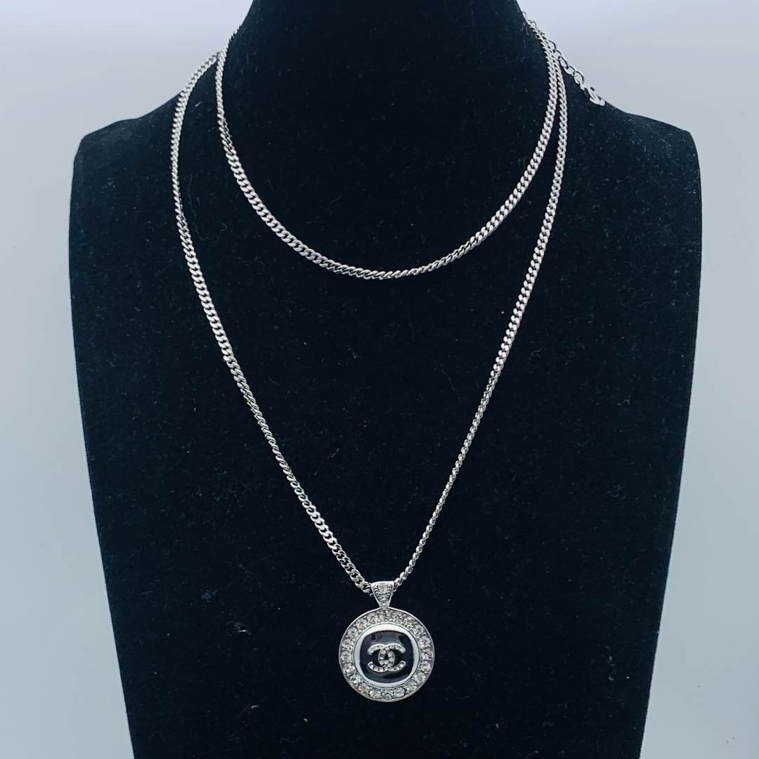 Chanel Silver Vintage-Inspired Necklace 905