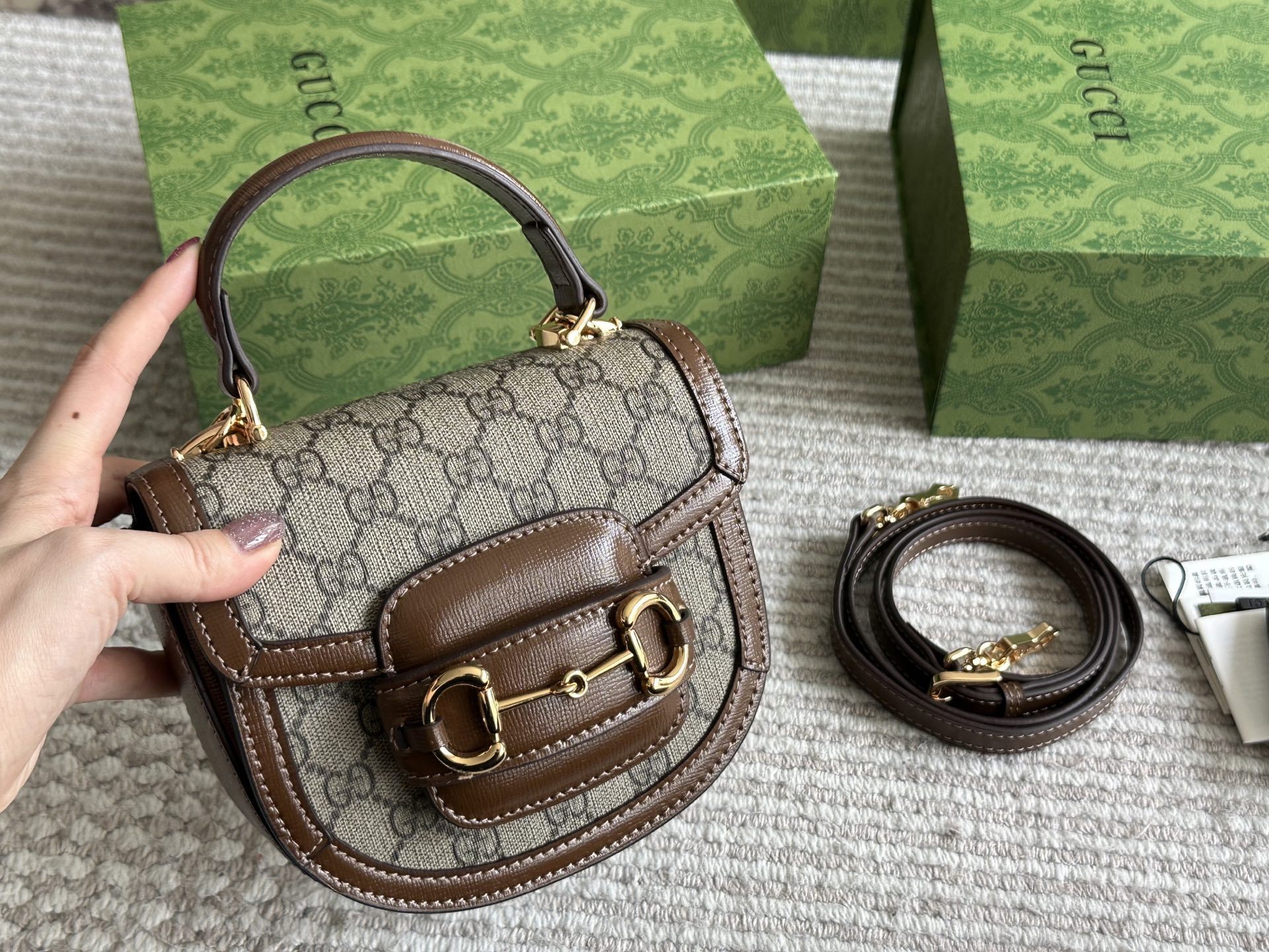 Gucci Gold Vintage-Inspired Bag 584