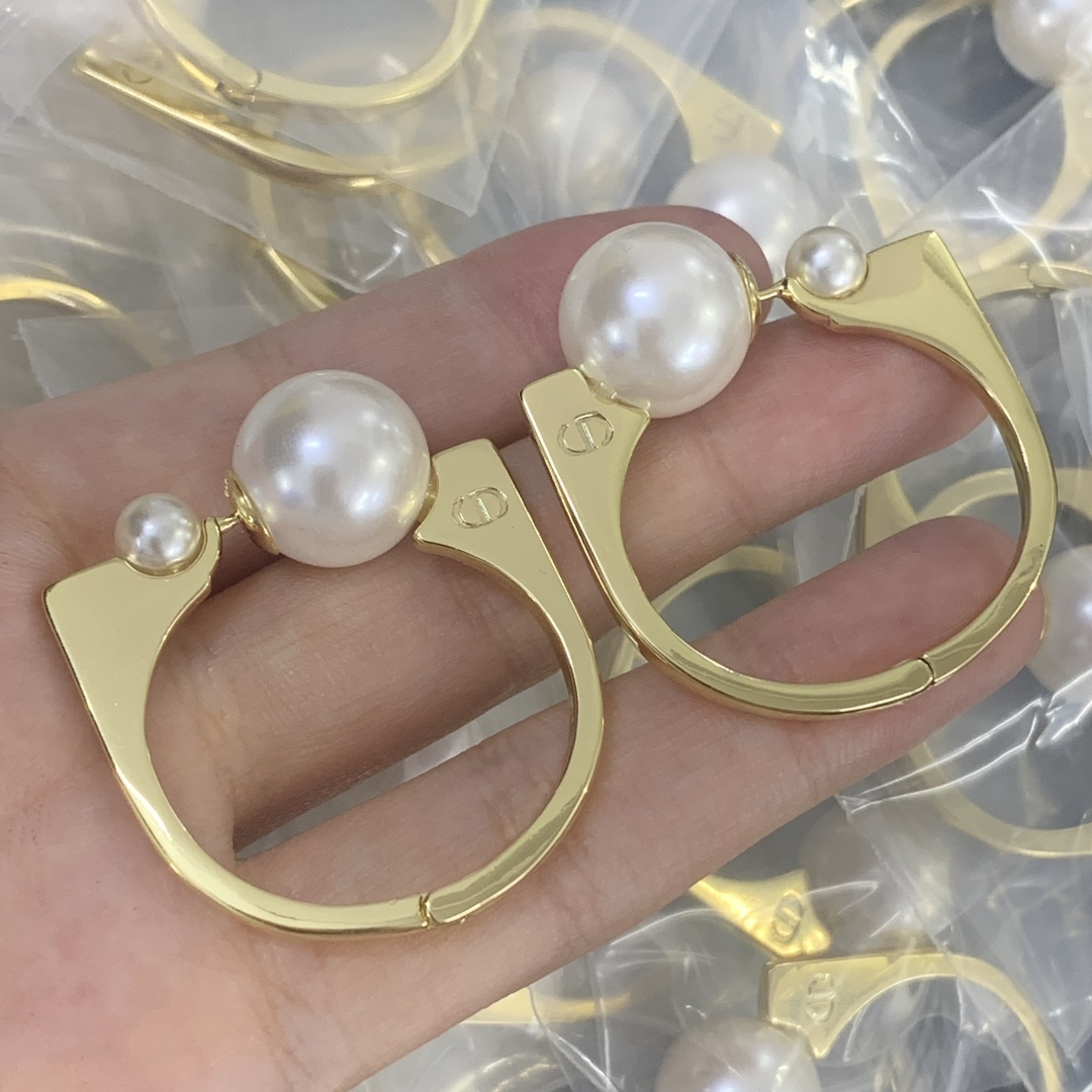 Dior Rose Gold Vintage-Inspired Earrings 560