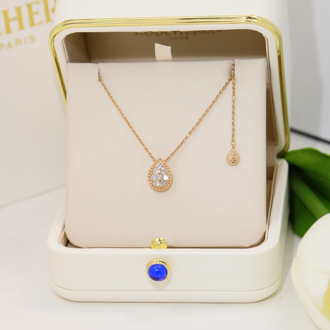 Boucheron Rose Gold Vintage-Inspired Necklace 008