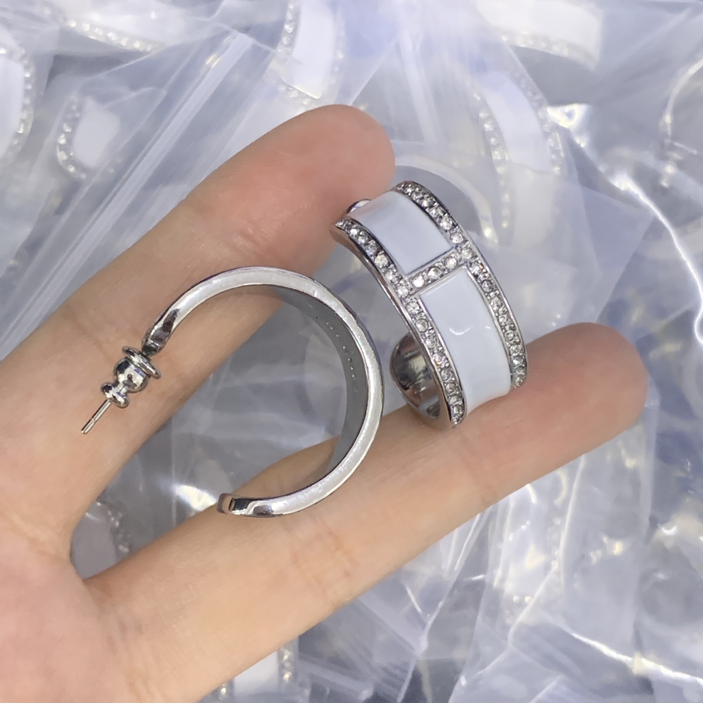 Hermes h Silver Romantic Earrings 171