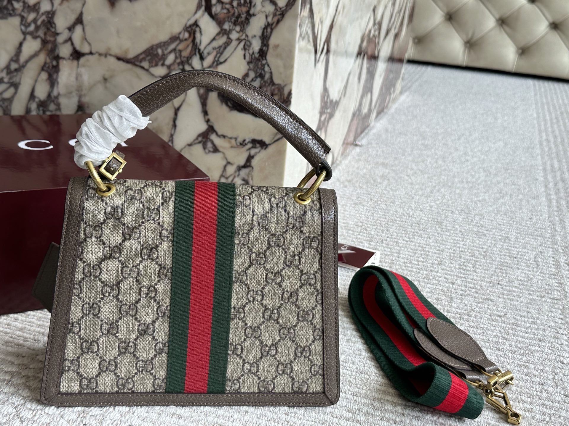 Gucci Silver Vintage-Inspired Bag 559