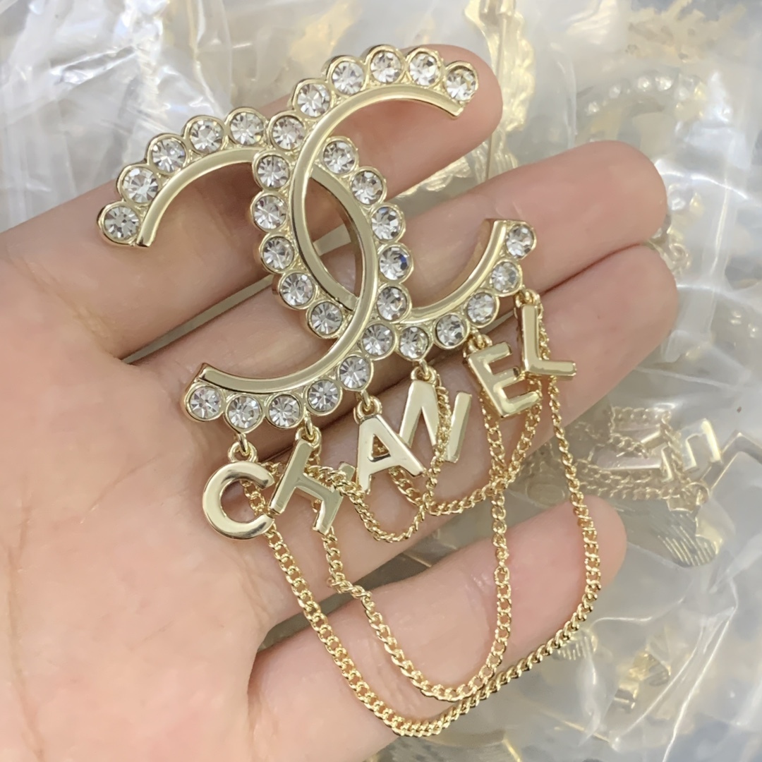 Chanel Rose Gold Vintage-Inspired Brooch 1151