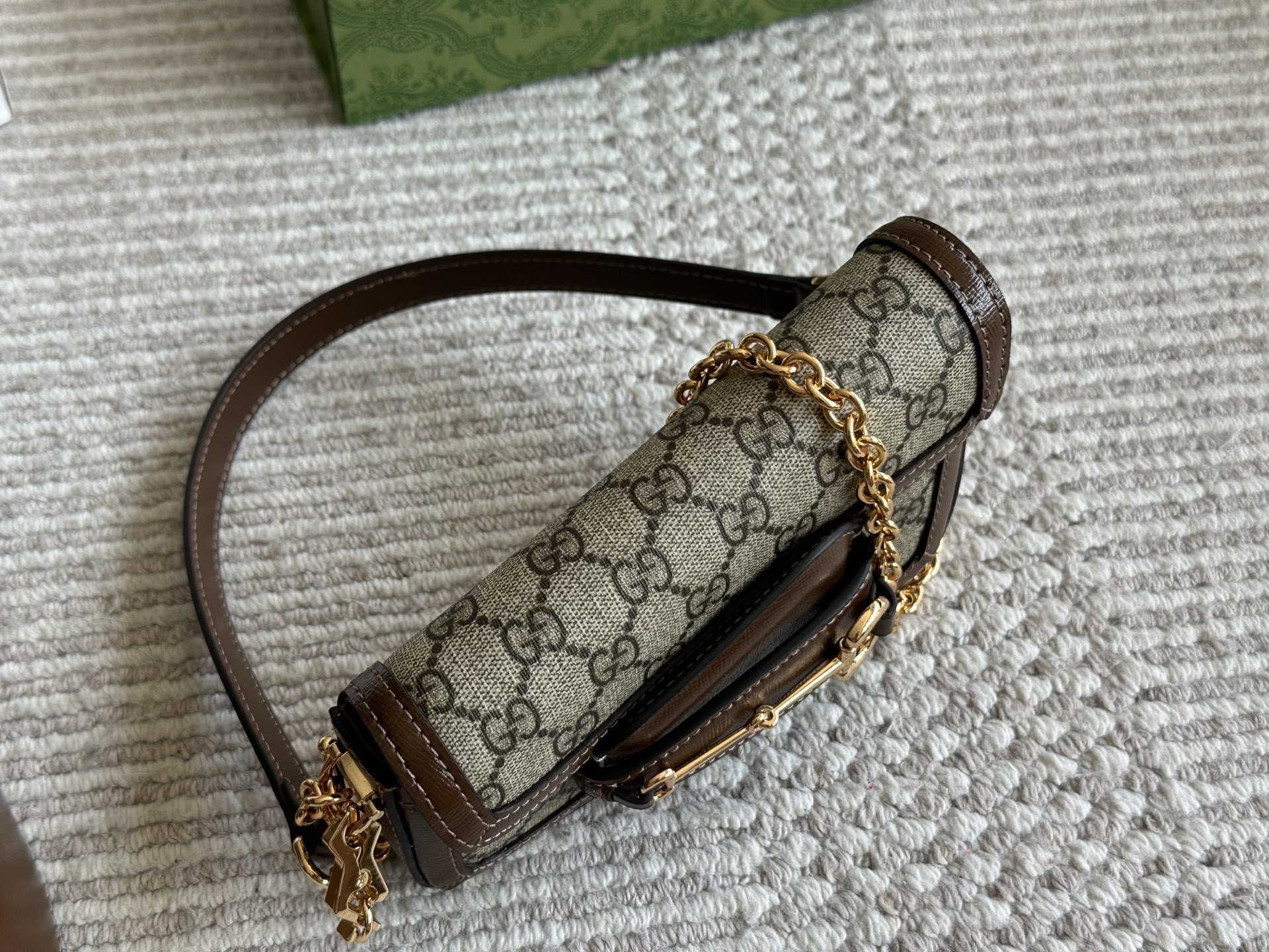 Gucci Silver Vintage-Inspired Bag 566