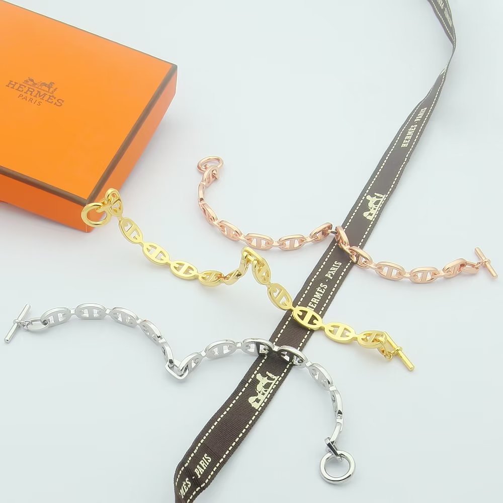 Hermes h Rose Gold Logo-Accented Bracelet 017