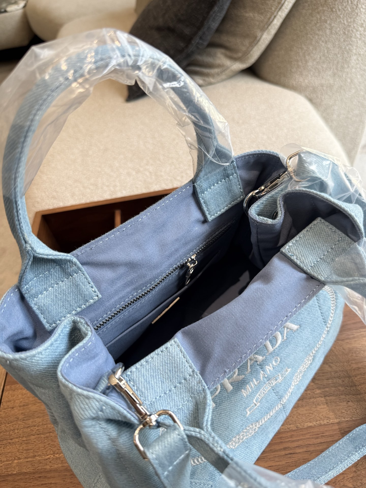 Prada Blue Vintage-Inspired Bag 018