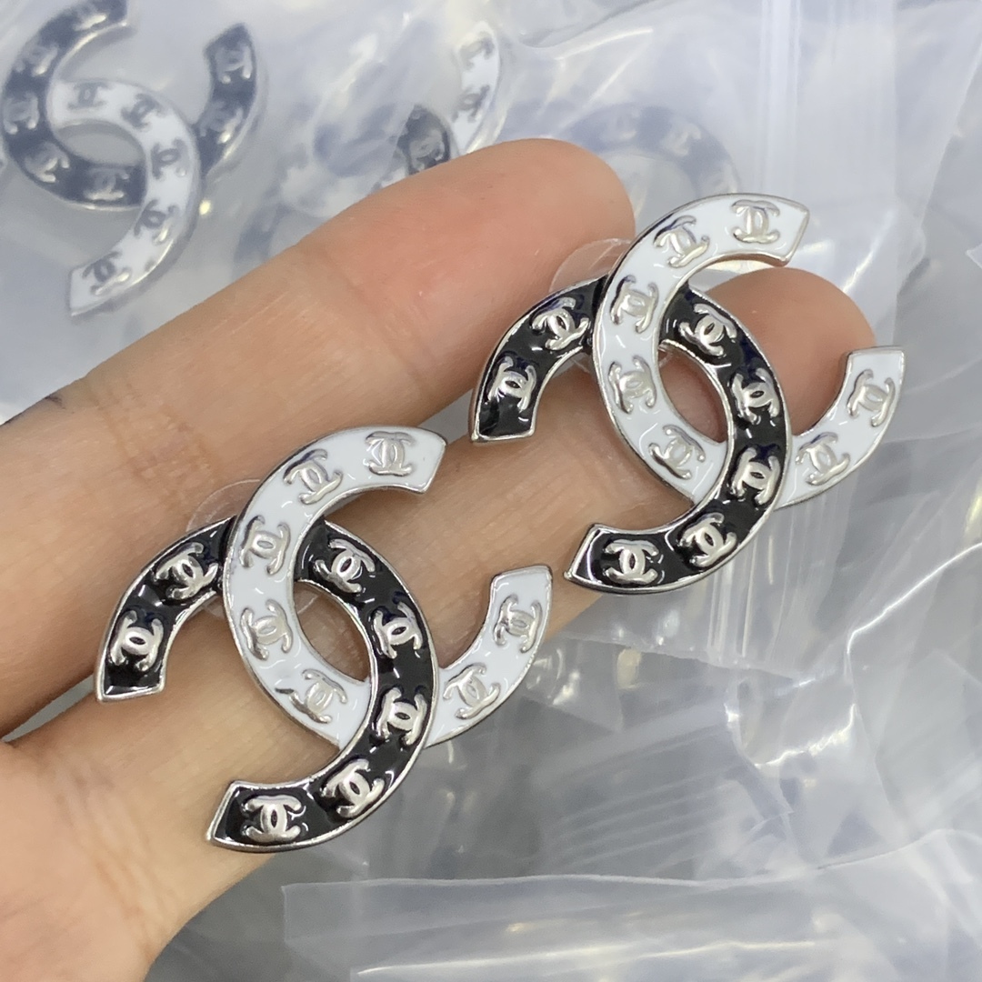 Chanel Silver Quilted Earrings 338