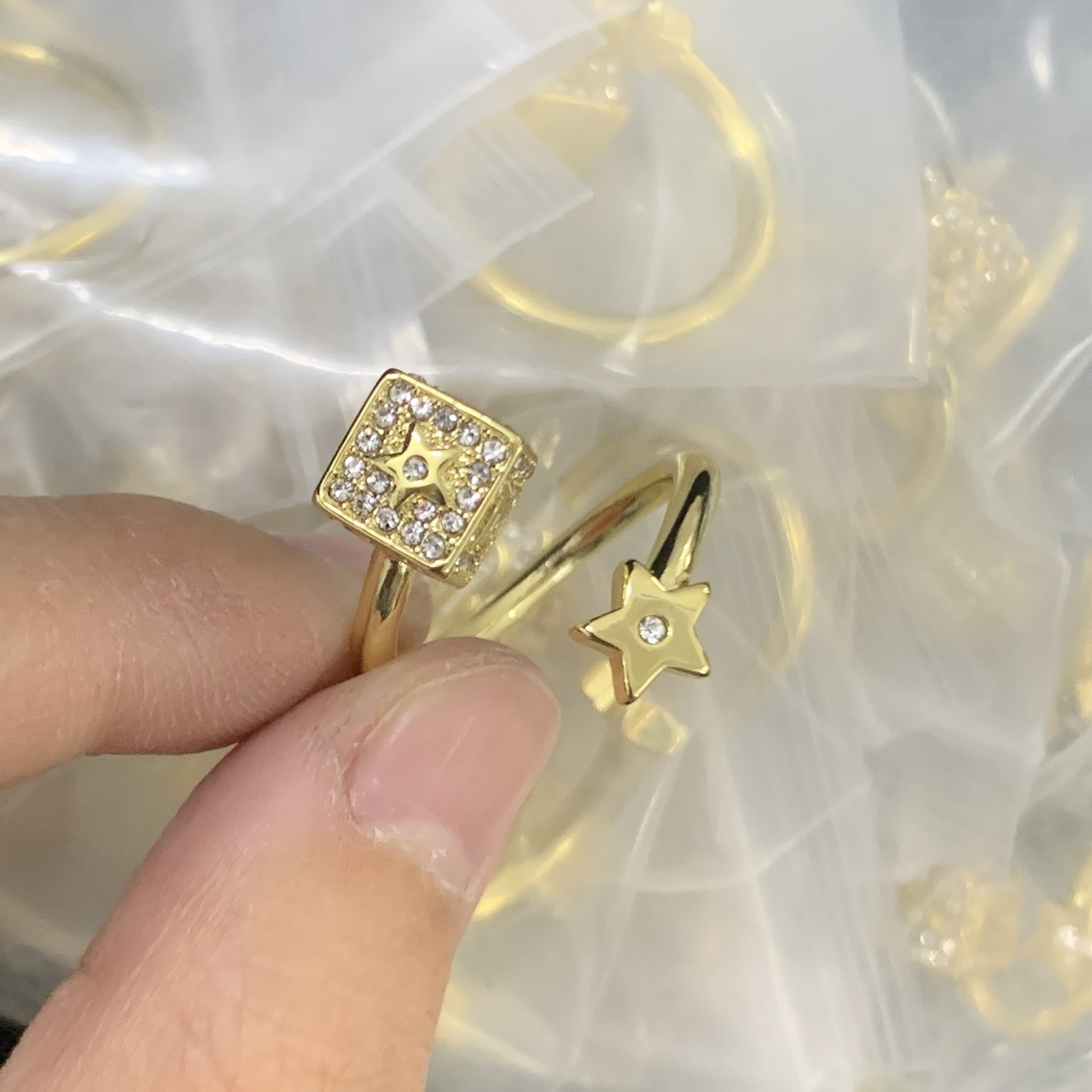 Dior Gold Geometric Ring 155