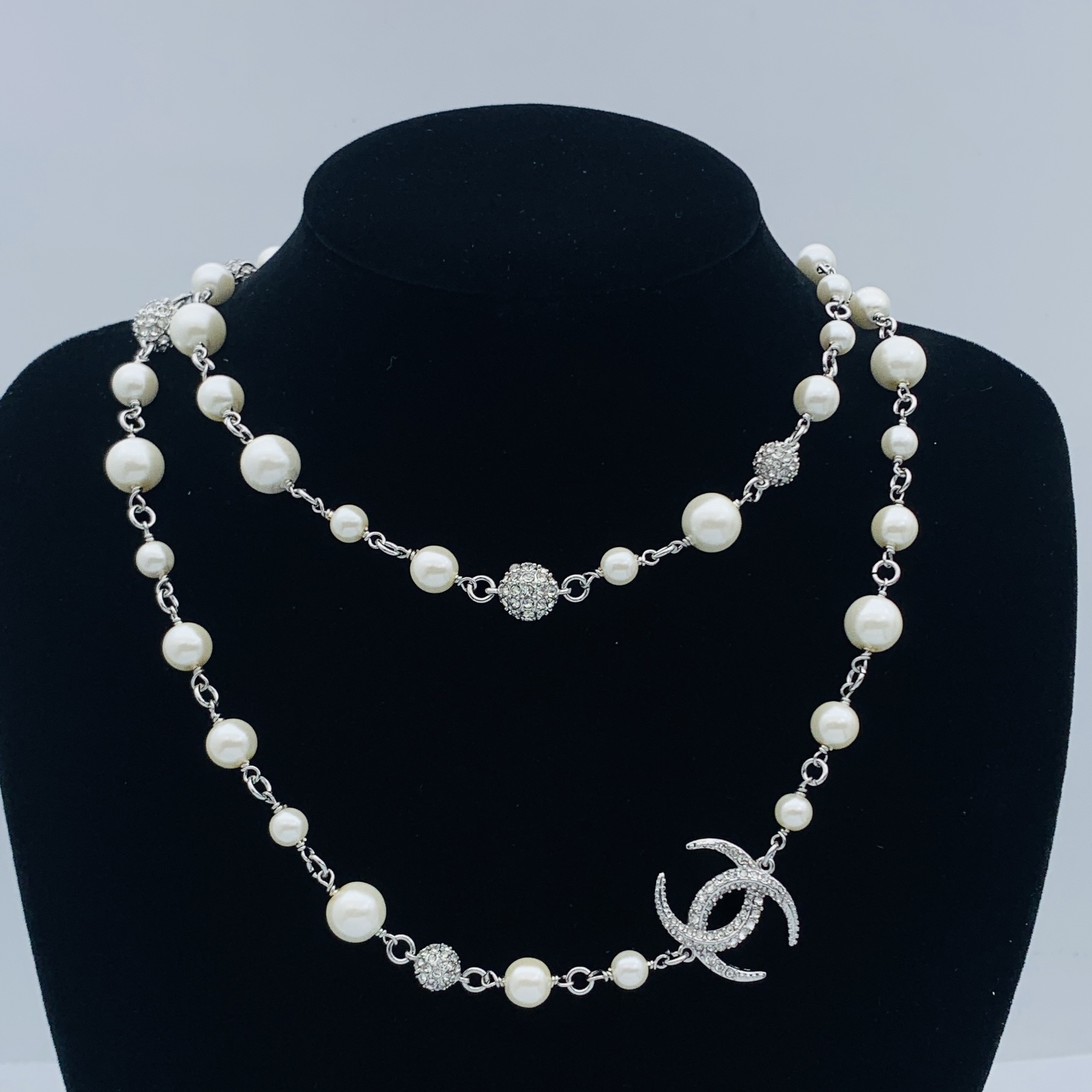 Chanel Silver Vintage-Inspired Necklace 947