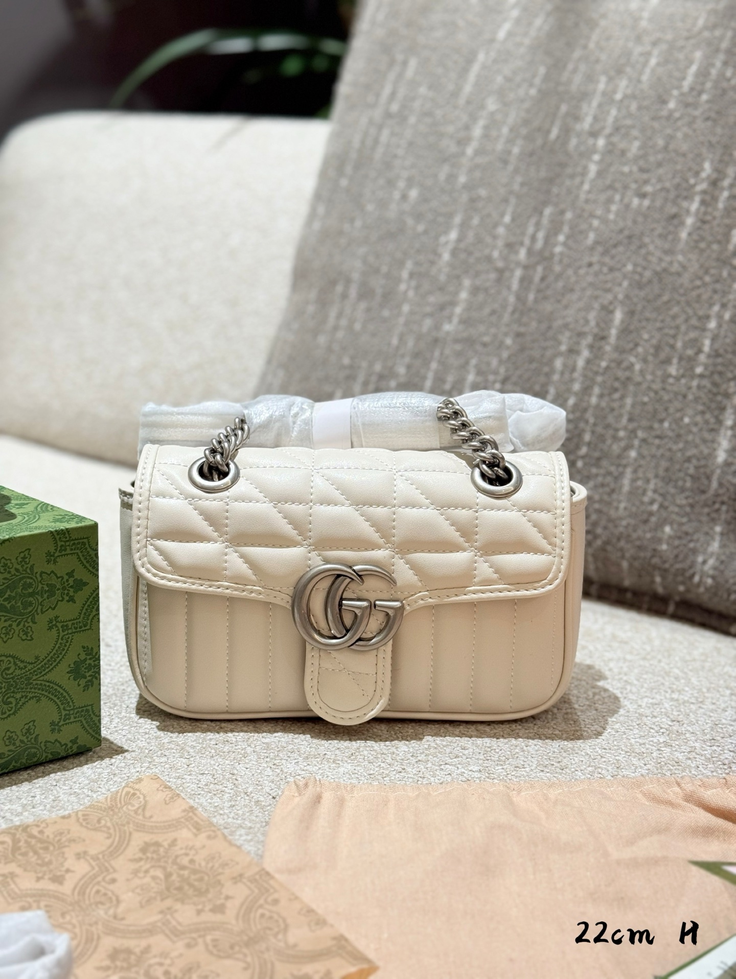 Gucci Silver Logo-Accented Bag 539