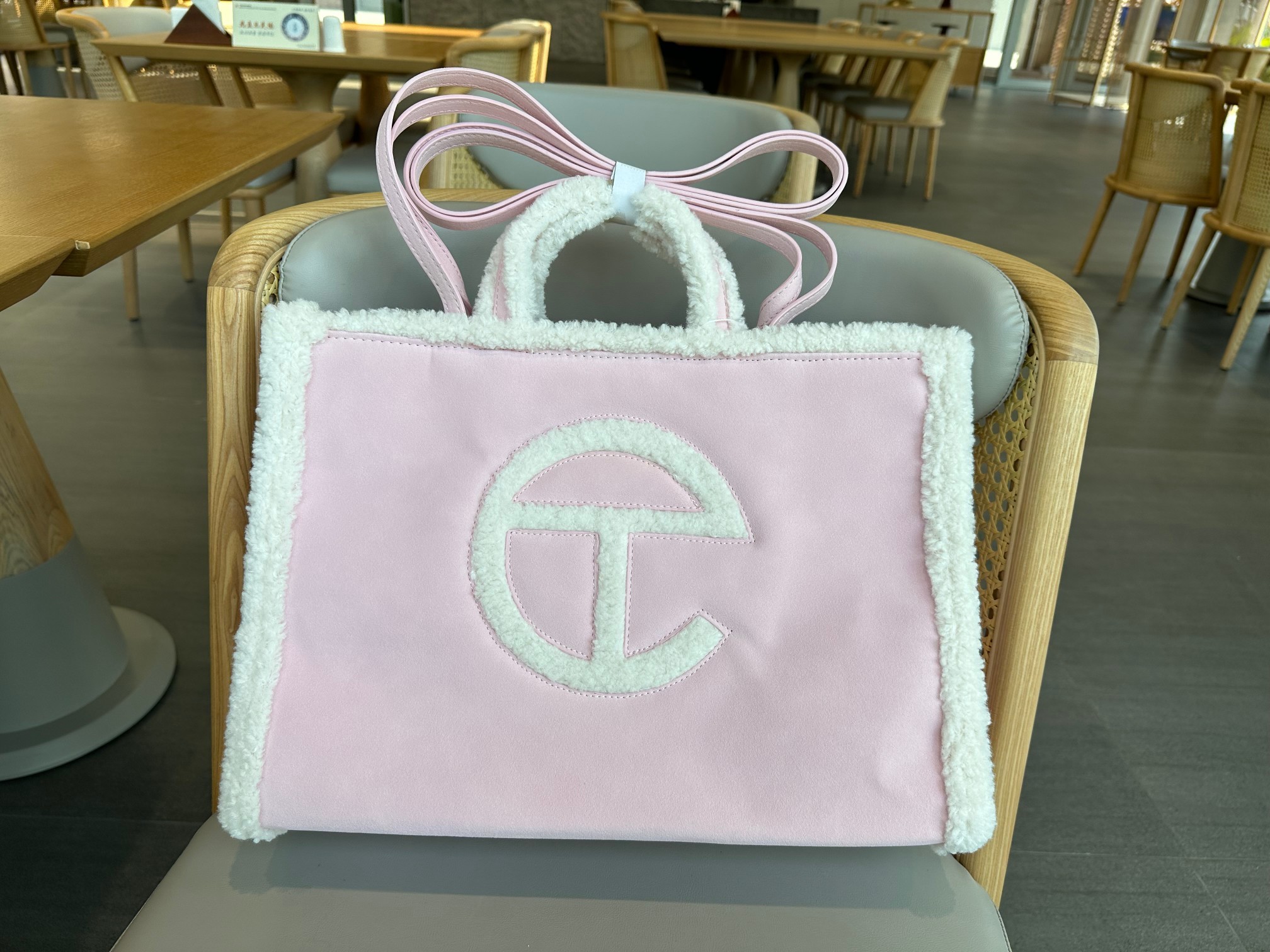 Telfar & UGG Bag Beige Quilted bags 38*28*11cm