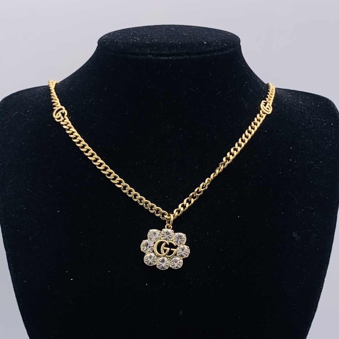 Gucci Rose Gold Vintage-Inspired Necklace 336
